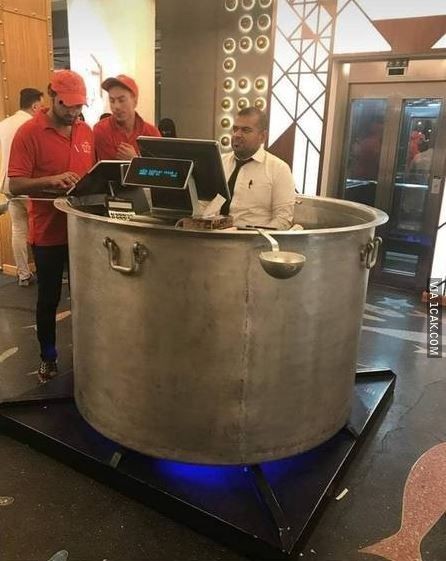 potret lucu kasir meja © berbagai sumber