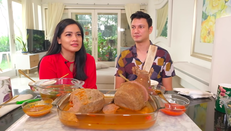 10 Menu mukbang Titi Kamal ini bervariasi dan bikin ngiler