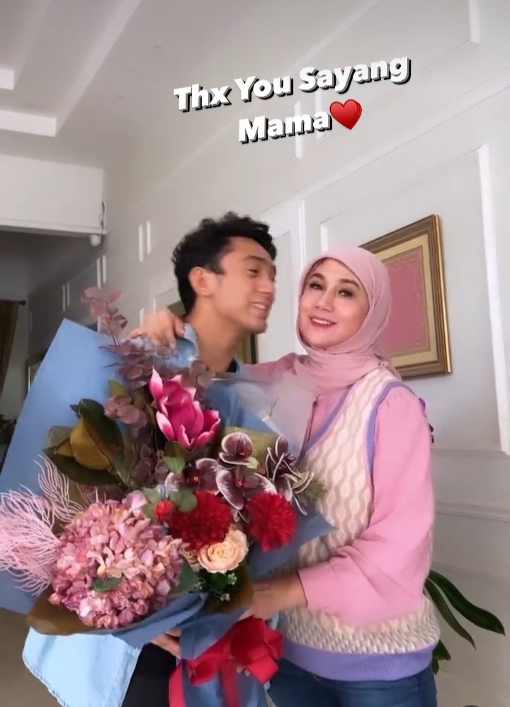 pemain Bidadari bareng anak © 2022 brilio.net