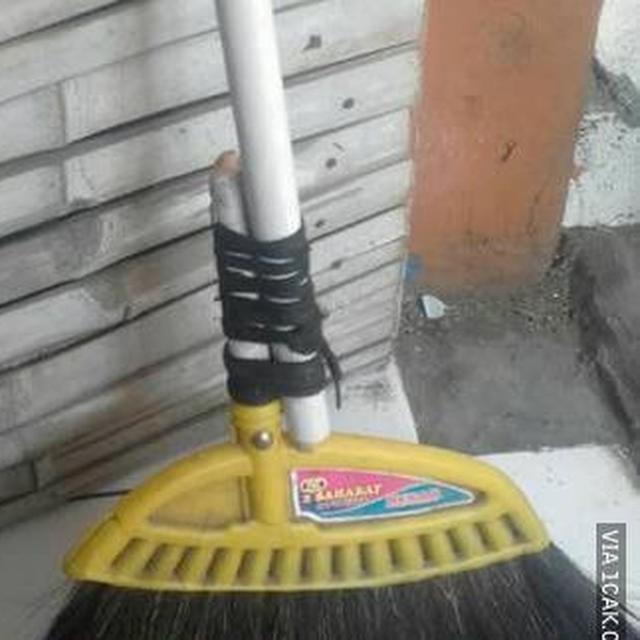 Momen apes barang rusak © 2022 berbagai sumber