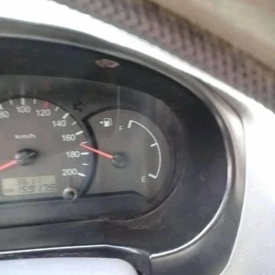 Momen apes barang rusak © 2022 berbagai sumber