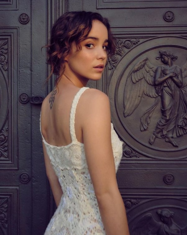 Pesona Alba Baptista Instagram