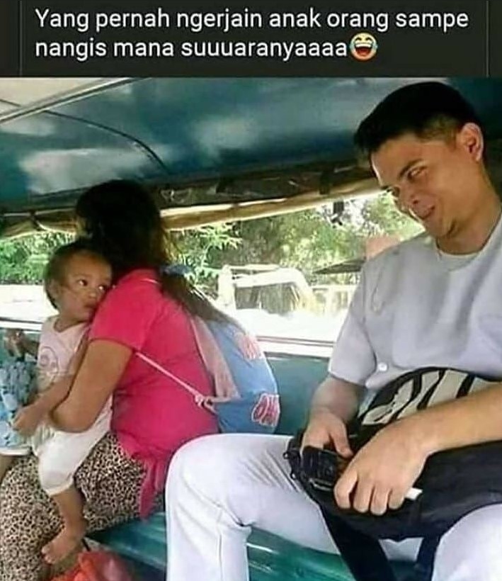 Kelakuan saat naik angkot Berbagai sumber