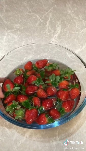 Trik agar stok frozen berries tak menempel satu sama lain saat beku