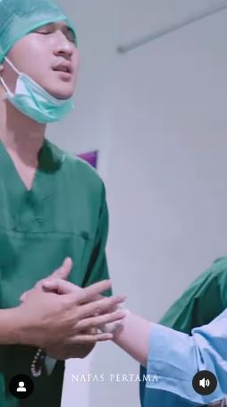 momen yasmine ow melahirkan anak pertama © instagram