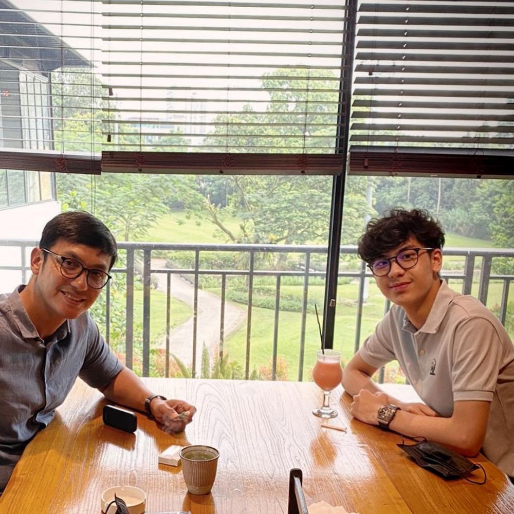 potret kebersamaan Gunawan dan anak sulungnya © berbagai sumber potret kebersamaan Gunawan dan anak sulungnya © berbagai sumber