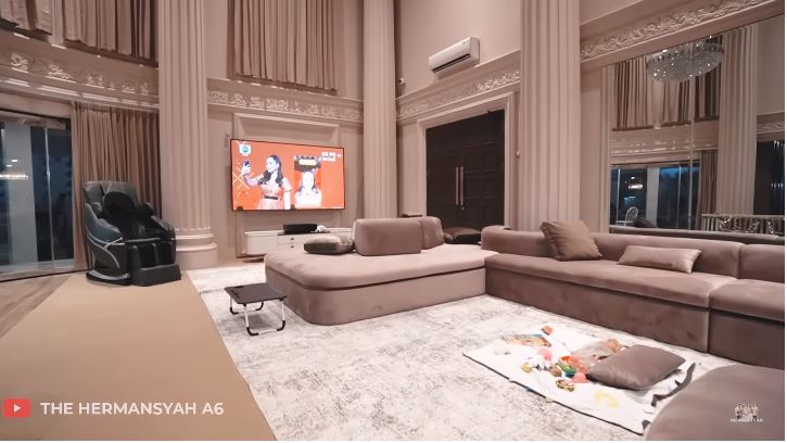 rumah anang usai renovasi © YouTube