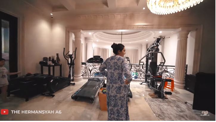 rumah anang usai renovasi © YouTube