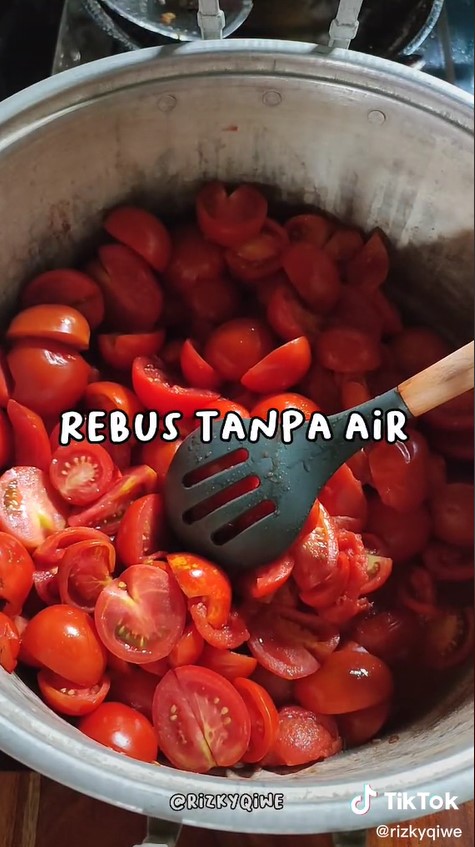 Bisa tahan lama, ini 7 cara bikin saus tomat tanpa bahan pengawet