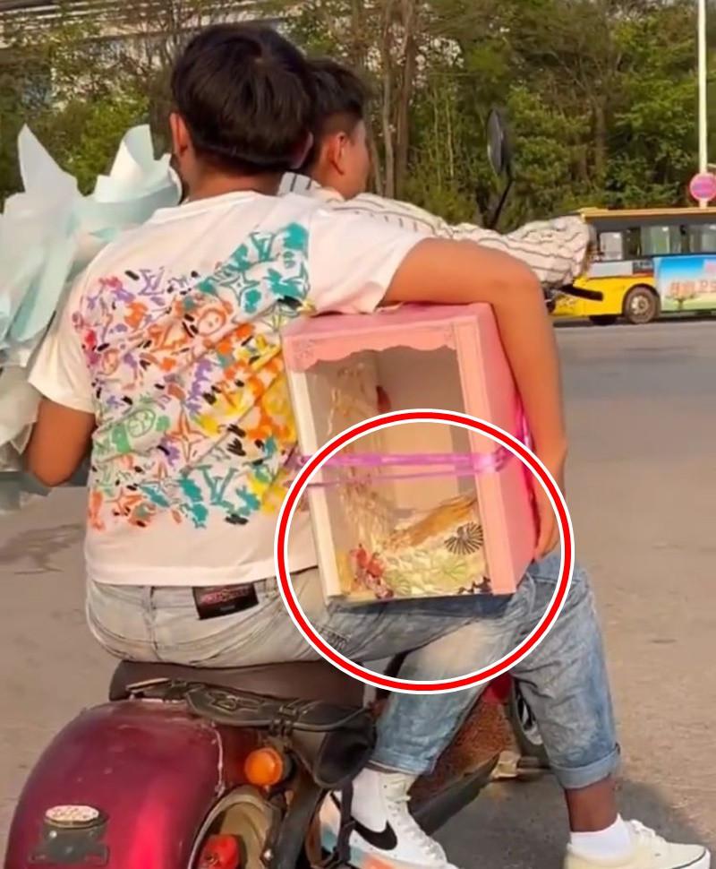 momen apes bawa belanjaan © berbagai sumber momen apes bawa belanjaan © berbagai sumber