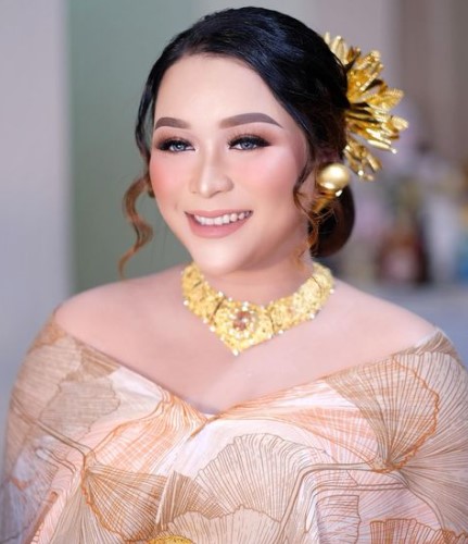 Gaya maternity shoot Syifa  © 2022 berbagai sumber Gaya maternity shoot Syifa  © 2022 berbagai sumber