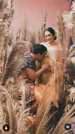 9 Gaya maternity shoot Syifa adik Ayu Ting Ting, usung tema etnik Bali