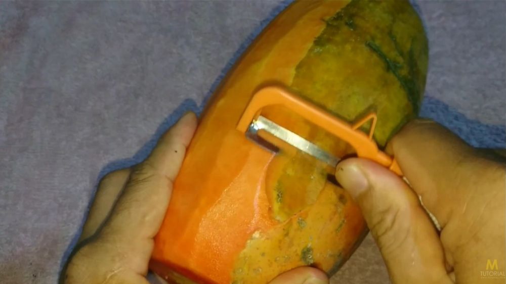 Cara jitu mengasah mata pisau pengupas buah agar tajam kembali