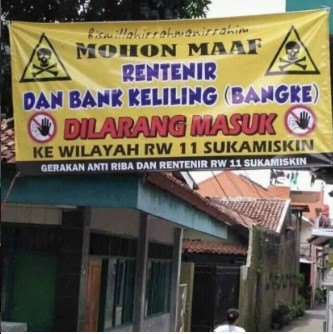 Tulisan pemberitahuan di jalan © 2022 berbagai sumber