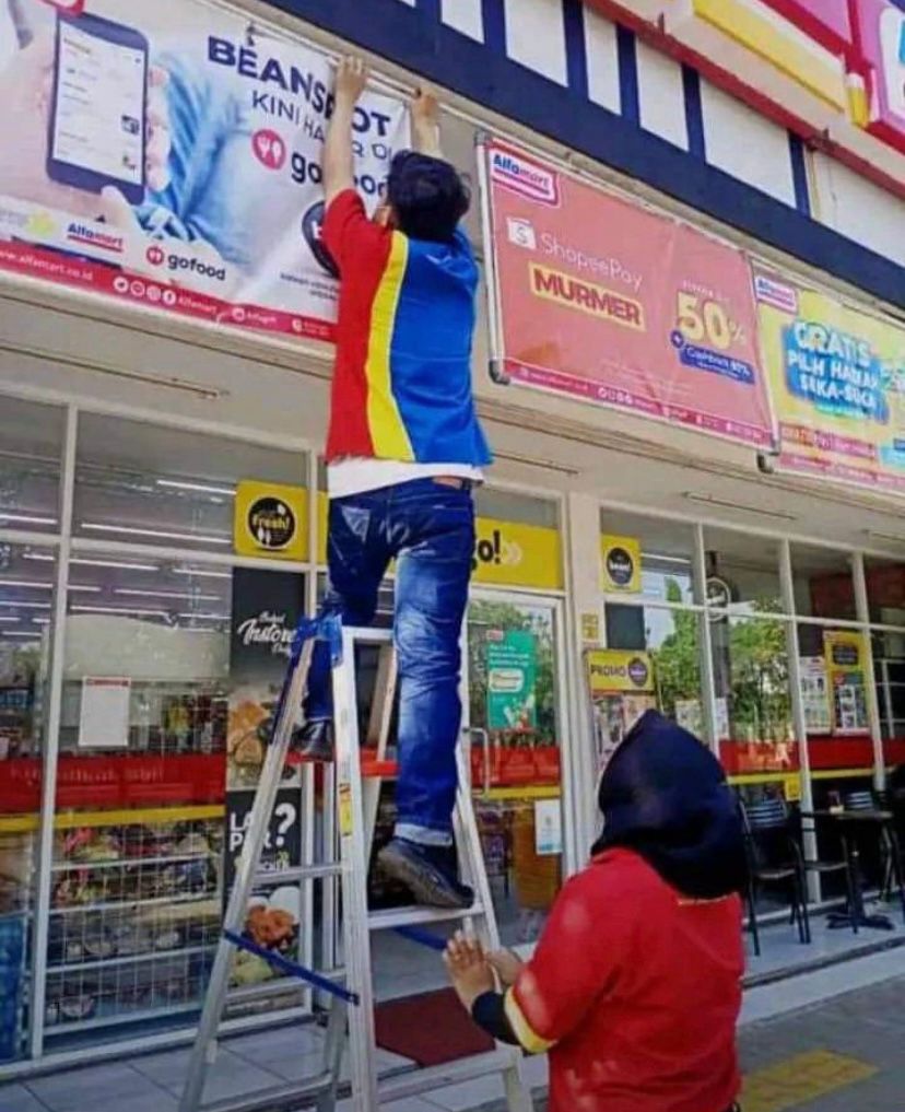 orang kalau terjebak di momen canggung © berbagai sumber