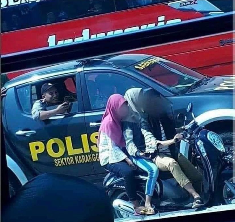 orang kalau terjebak di momen canggung © berbagai sumber