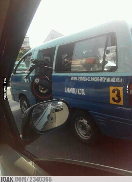 naik kendaraan umum tapi ogah kepanasan © berbagai sumber