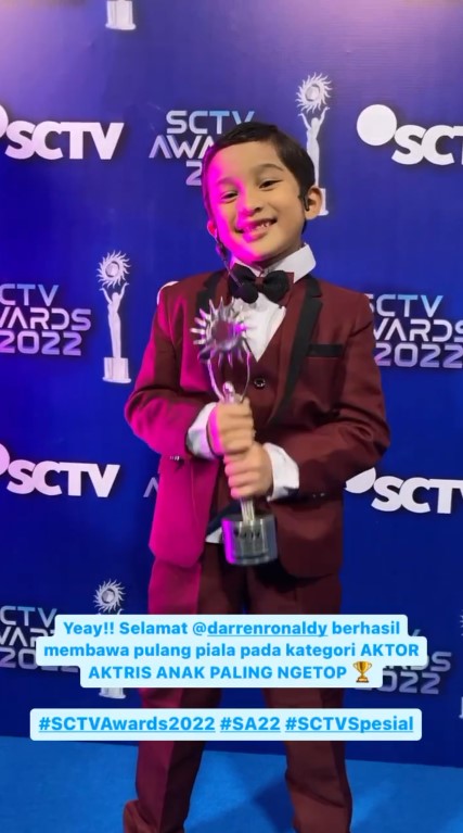 Gaya aktor di SCTV Awards 2022 © Instagram