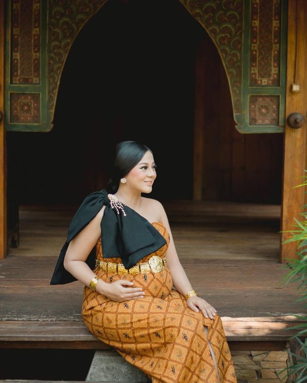 Gaya maternity shoot adik seleb © Instagram Gaya maternity shoot adik seleb © Instagram