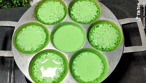 Trik mudah masak martabak manis agar bersarang dan mengembang sempurna