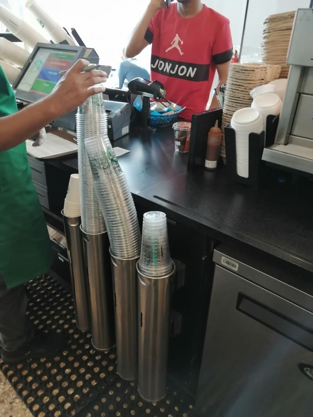 pelesetan merek air jordan kw © berbagai sumber