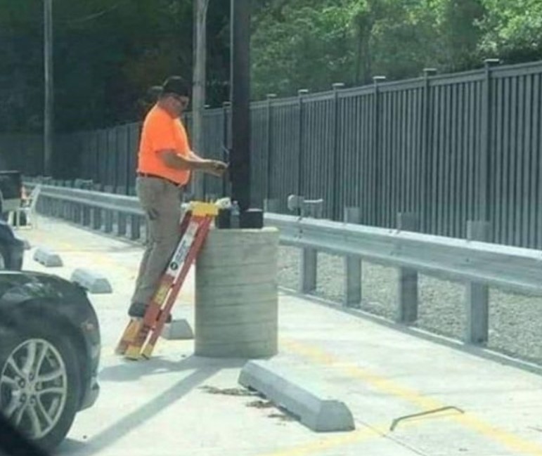 Kelakuan nyeleneh bapak-bapak Berbagai sumber Kelakuan nyeleneh bapak-bapak Berbagai sumber