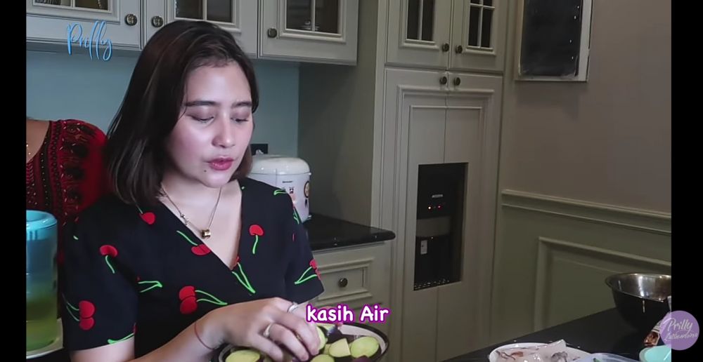 11 Potret dapur mewah Prilly Latuconsina, megah bak hotel bintang lima berbagai sumber