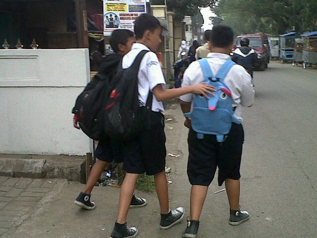 cowok pakai tas imut © berbagai sumber