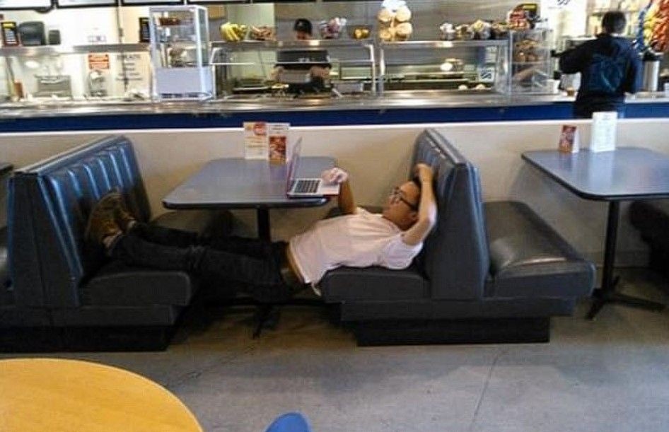 bapak bapak mager © berbagai sumber