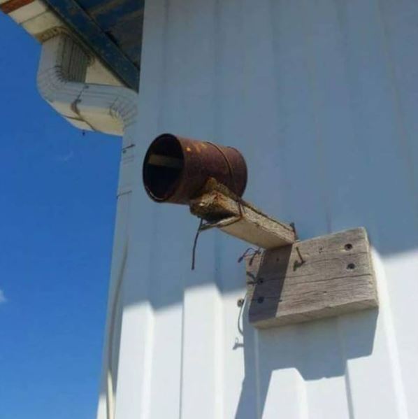 11 Potret nyeleneh kamera CCTV low budget ini absurd abis