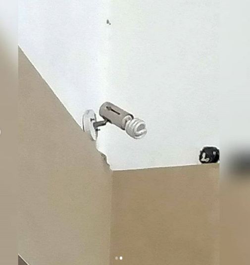 11 Potret nyeleneh kamera CCTV low budget ini absurd abis