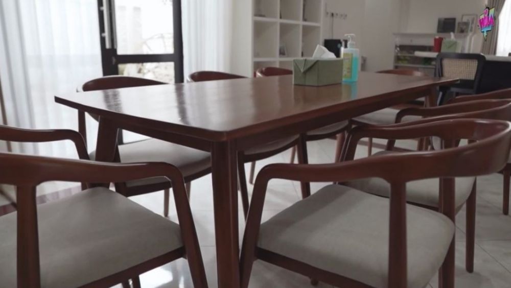 Kantor baru Irish Bella YouTube