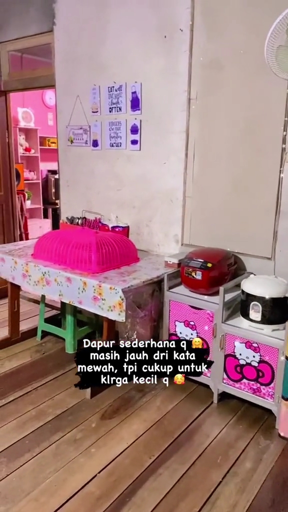 dapur kayu sederhana rapi © TikTok