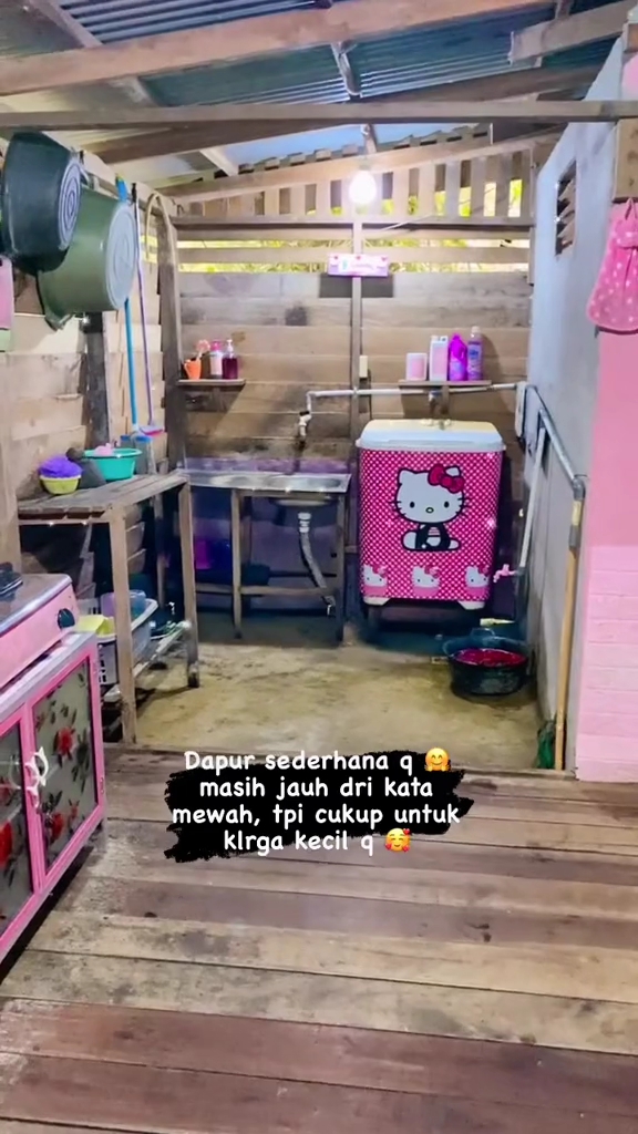 dapur kayu sederhana rapi © TikTok