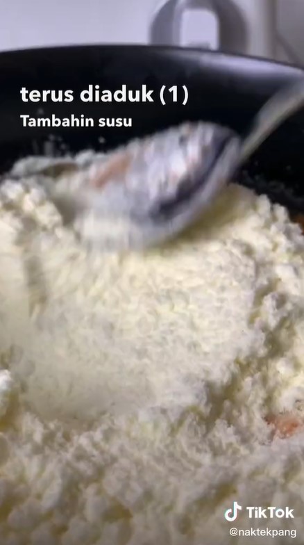 7 Cara bikin selai telur asin untuk isian bakpao, praktis dan enak