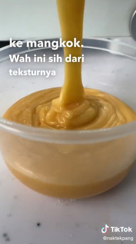 7 Cara bikin selai telur asin untuk isian bakpao, praktis dan enak