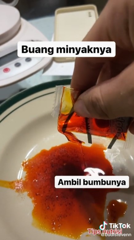 Tak banyak yang tahu, ini trik bikin mi instan biar rendah kalori