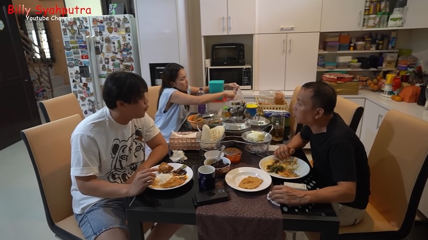 10 Inspirasi lauk ala Rozak ayah Ayu Ting Ting, sederhana khas rumahan