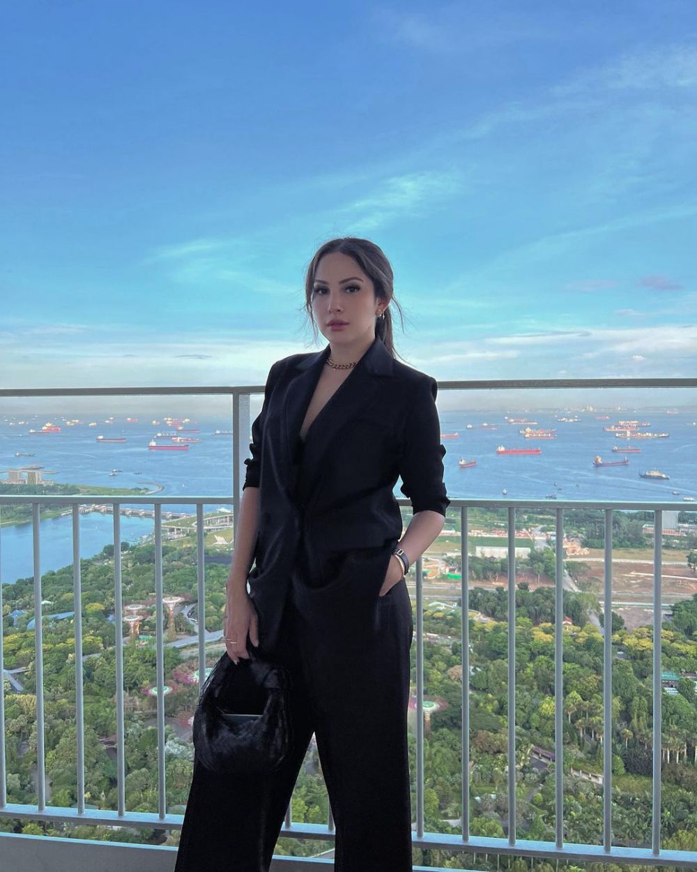 Foto mesra bareng Gading Marten, ini 11 pesona Paola Serena berbagai sumber