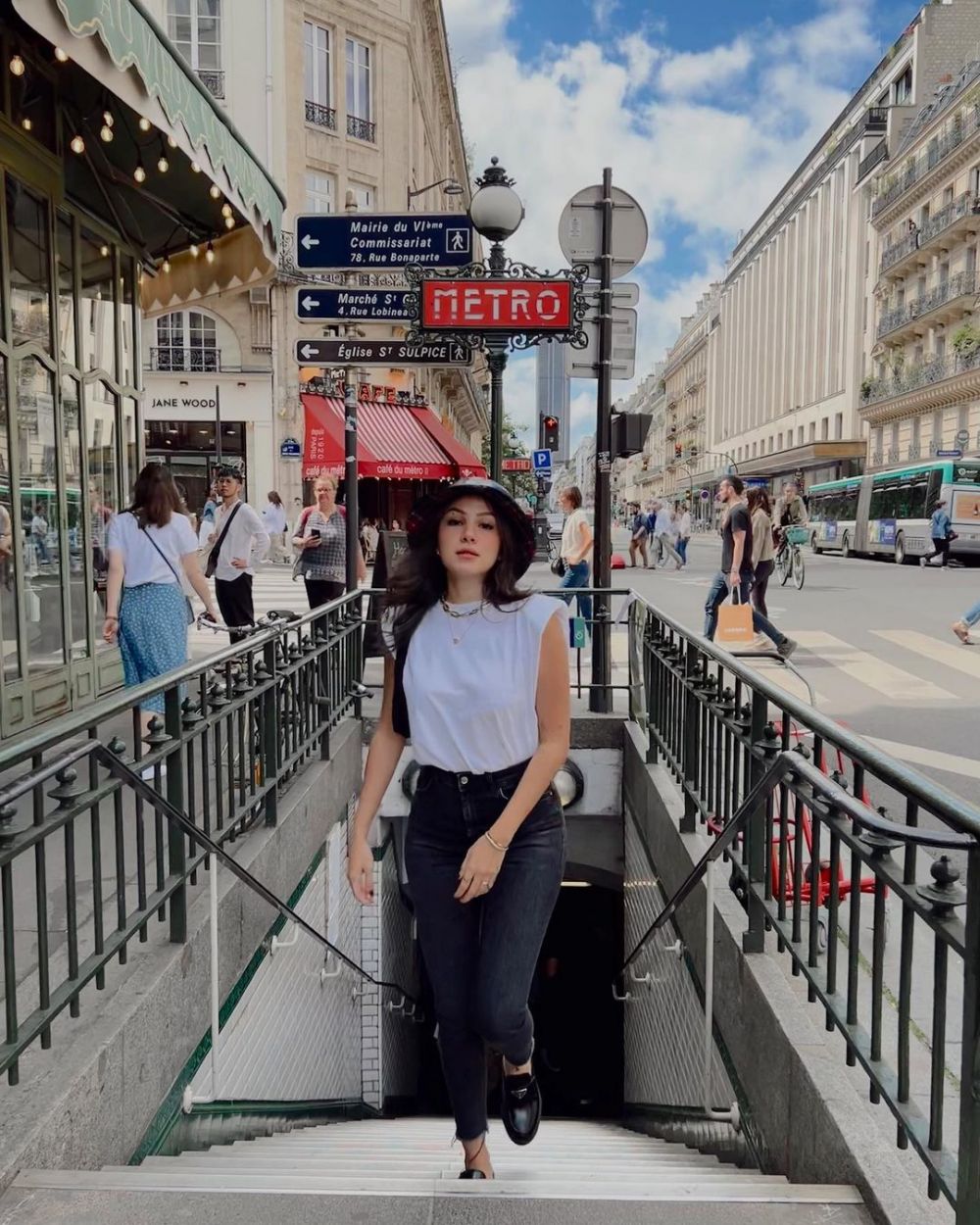 Foto mesra bareng Gading Marten, ini 11 pesona Paola Serena berbagai sumber Foto mesra bareng Gading Marten, ini 11 pesona Paola Serena berbagai sumber