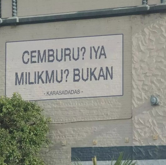 Tulisan kocak di dinding tembok © 2022 berbagai sumber