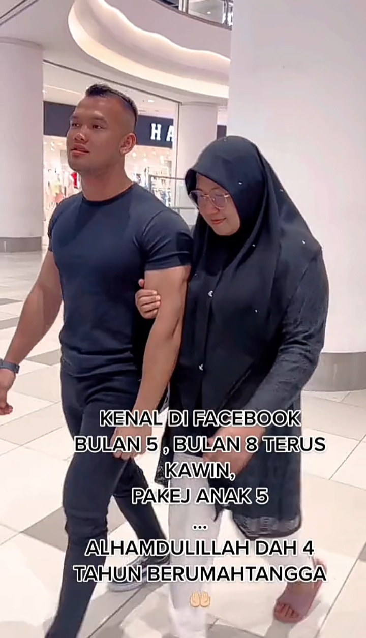 Ibu ini nikahi pria seumuran anaknya, intip 11 momen mesranya berbagai sumber