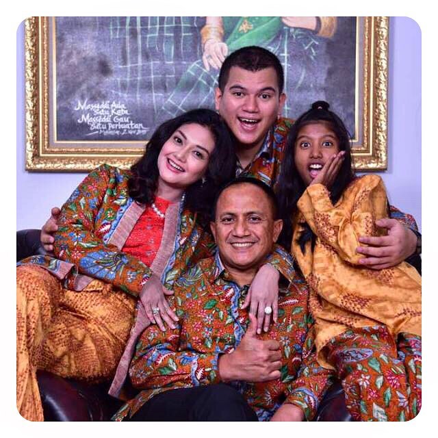 Bella Saphira dan anak sambung Instagram Bella Saphira dan anak sambung Instagram
