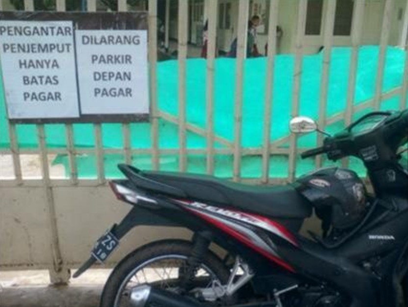 Abaikan larangan parkir Berbagai sumber Abaikan larangan parkir Berbagai sumber
