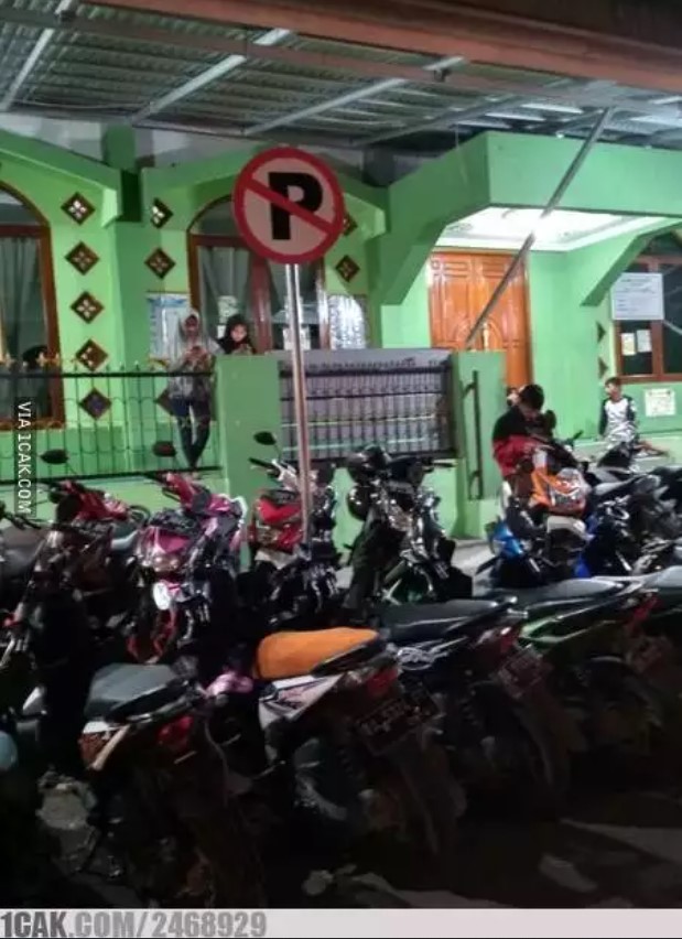 Abaikan larangan parkir Berbagai sumber