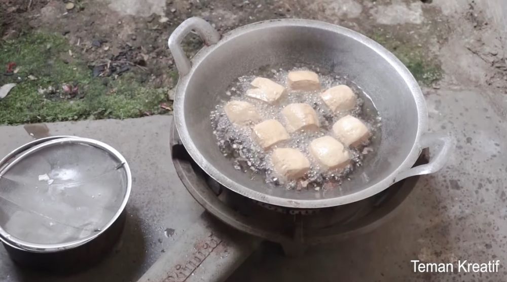 9 Cara membuat tahu Sumedang dari tahu putih biasa, gurih dan lezat