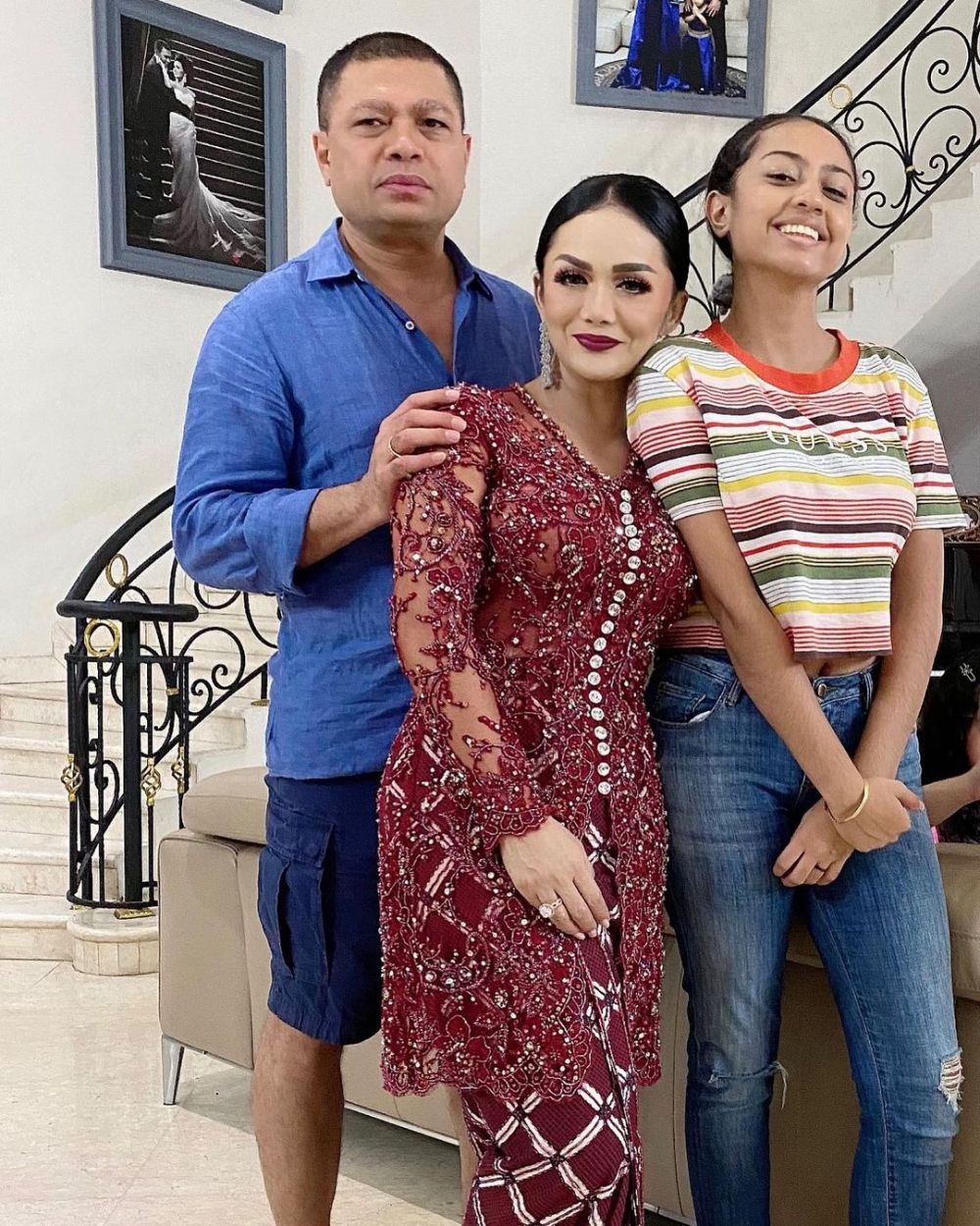 seleb dan anak sambung bak sahabat © berbagai sumber