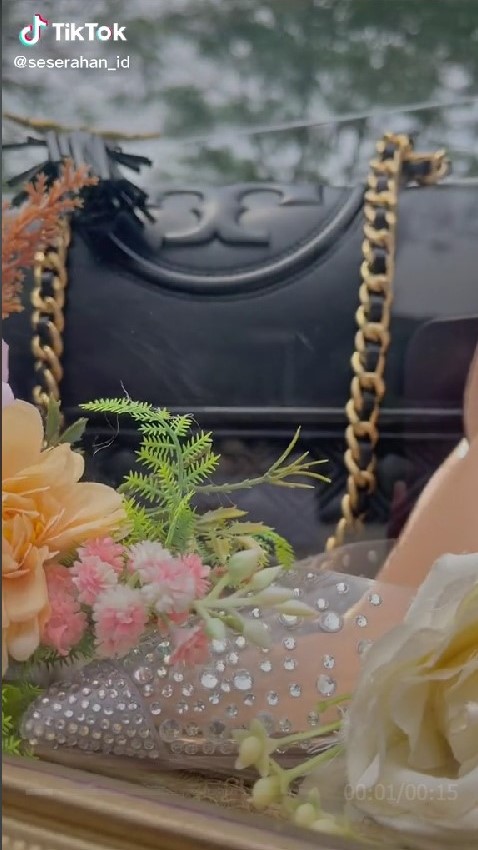 seserahan mahar nikah Glenca Chysara & Rendi Jhon © berbagai sumber