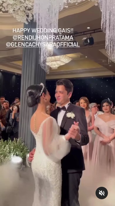 Amanda Manopo bridesmaid Glenca Chysara © berbagai sumber Amanda Manopo bridesmaid Glenca Chysara © berbagai sumber