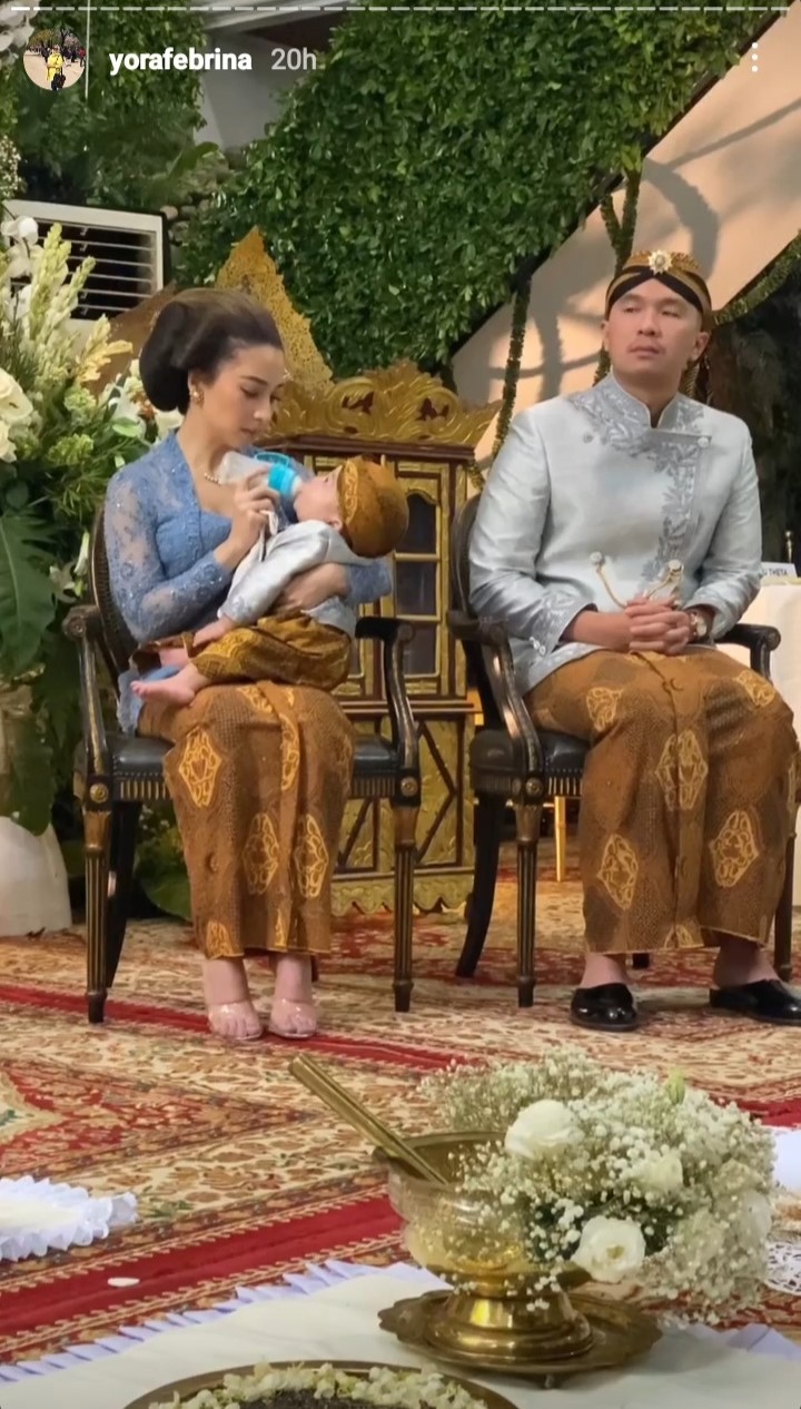 momen tedak siten anak Nikita Willy © berbagai sumber